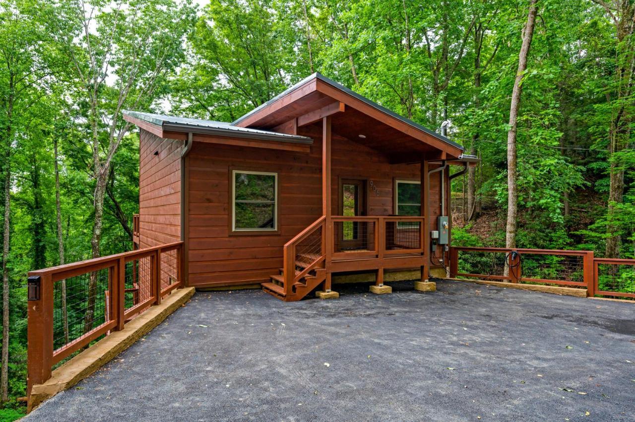 New Cozy Mountain Cabin Hot Tub Near Downtown แกตลิงเบิร์ก ภายนอก รูปภาพ