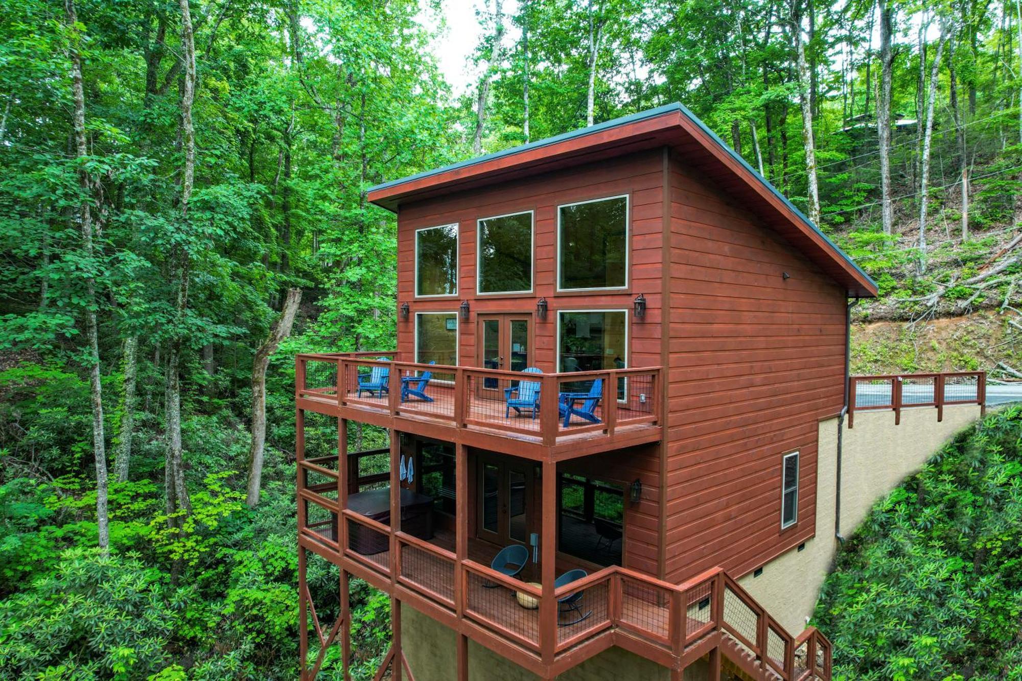 New Cozy Mountain Cabin Hot Tub Near Downtown แกตลิงเบิร์ก ภายนอก รูปภาพ
